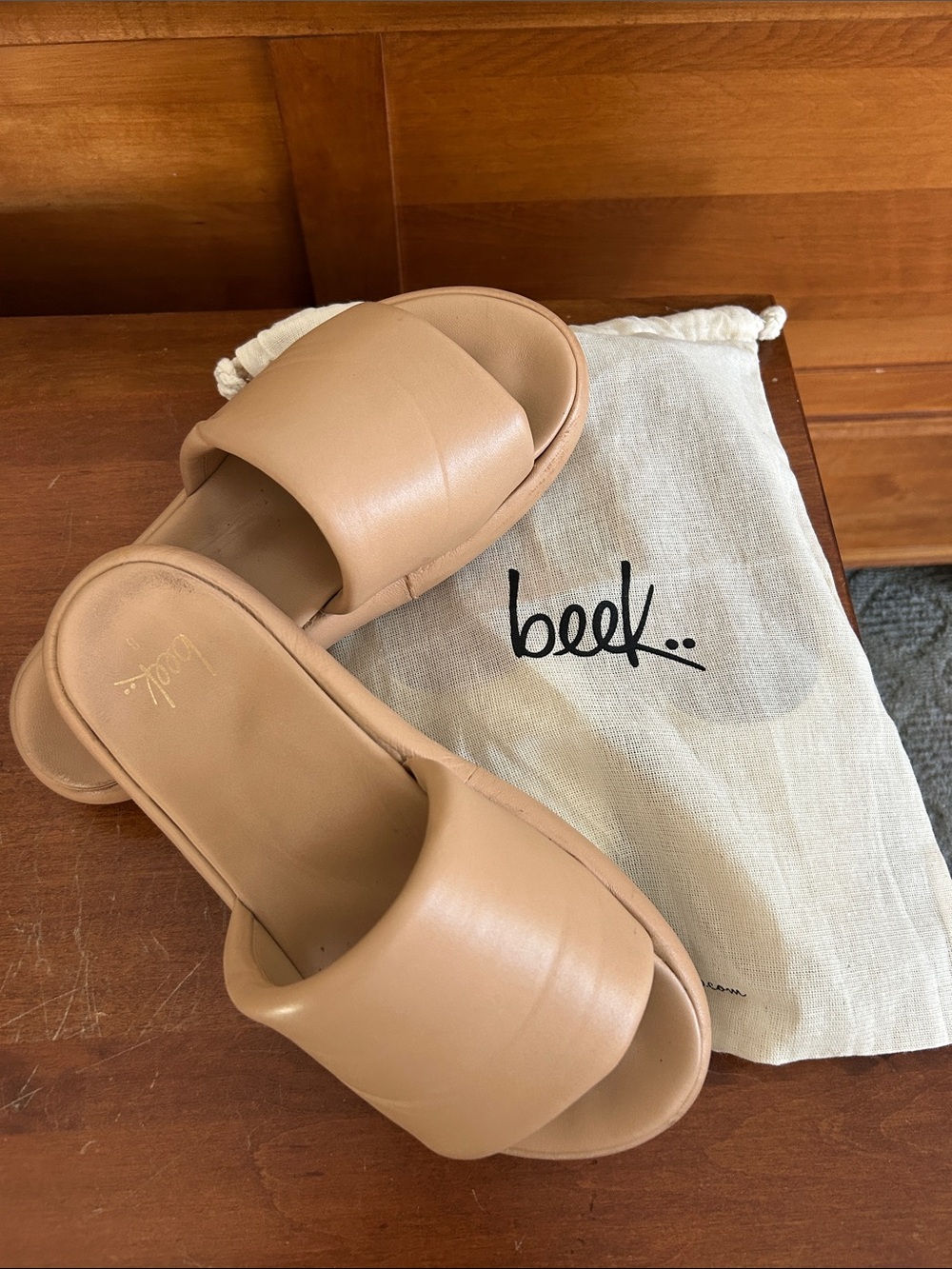 beek puff bird. Women's Nude Tan Leather Slide